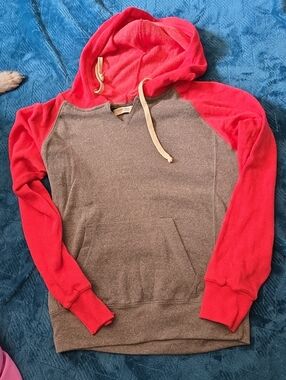 Ocean Drive Womans Two-Tone Hoodie Sweatshirt - Gray Body with Red Sleeves